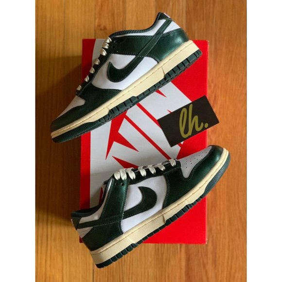 Size 7 w Nike Dunk Low "Vintage Green" - Picture 5 of 7